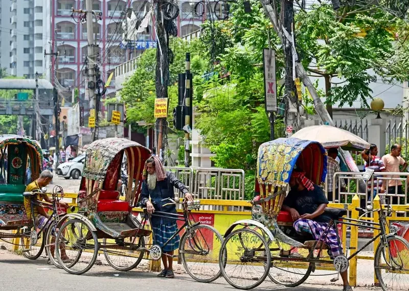 Alumnos de Bangladesh se quedan sin clases por ola de calor; registran hasta 42°C