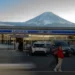 Por la turistificación, pueblito de Japón bloqueará la vista al Monte Fuji desde un minisuper