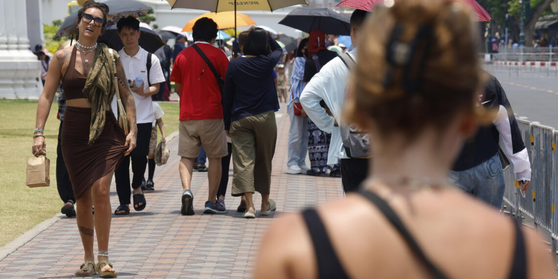 Emiten alertas por ola de calor extremo en el sudeste asiático; Tailandia registra hasta 44°C
