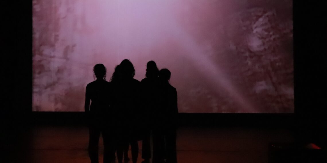 Hüzün: un espacio de encuentro escénico para honrar la vida y nuestros muertos, en temporada en el Teatro Casa de la Paz de la UAM