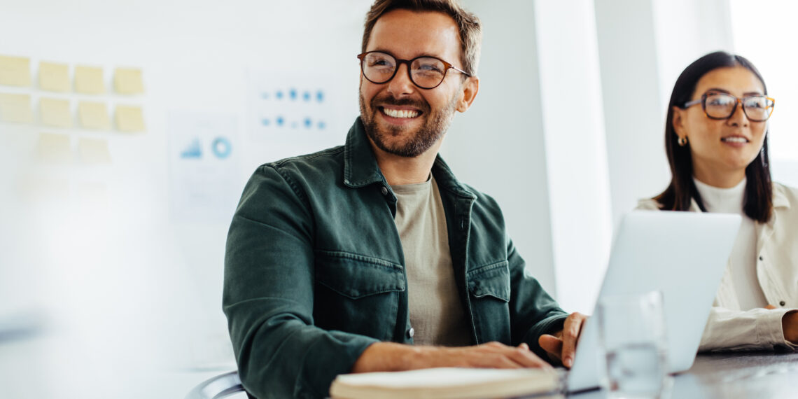 GoDaddy lanza nueva biblioteca de prompts de Inteligencia Artificial para ayudar a los emprendedores a ahorrar tiempo y dinero