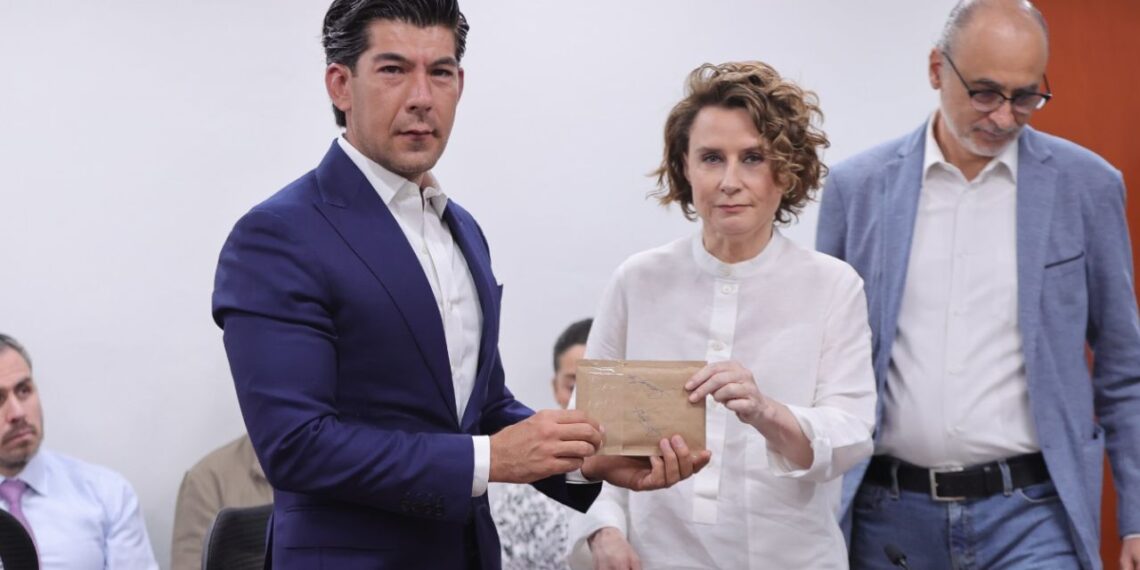 INE entrega 108 preguntas a Maerker y San Martín para primer debate presidencial