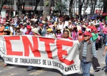 AMLO revela que CNTE le llama “fresa” por no tirar “Ley Zedillo” y “Ley Calderón” sobre pensiones