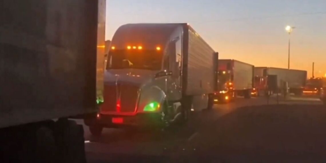 Texas reanuda inspecciones en frontera con Ciudad Juárez