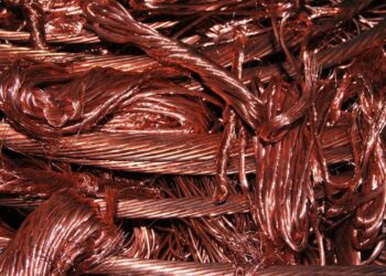 El cobre supera la barrera de los 10 mil dólares por primera vez en dos años