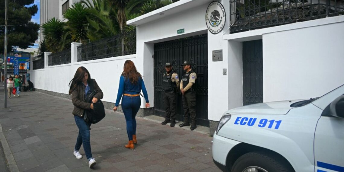 México exigirá ante Corte Penal Internacional que Ecuador sea suspendido de la ONU