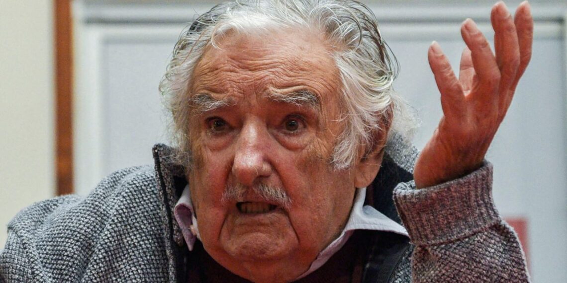 Expresidente de Uruguay José Mujica anuncia que tiene un tumor en el esófago