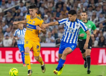 Monterrey rescata empate agónico en el Clásico Regio