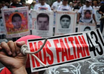 AMLO le pone fecha a reunión con los padres de los 43 normalistas