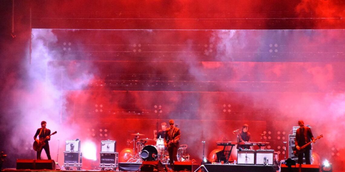 Interpol hace retumbar su poderio en la CDMX con más de 160 mil asistentes