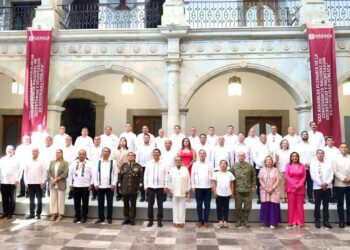 Rosa Icela encabeza asamblea de seguridad en Oaxaca con gobernador Salomón Jara