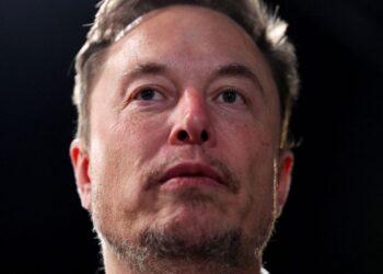 Tesla prevé recortar en más de un 10% su plantilla mundial