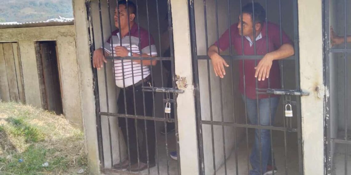 Vecinos encarcelan a alcalde interino de Ocosingo por incumplimientos de obras