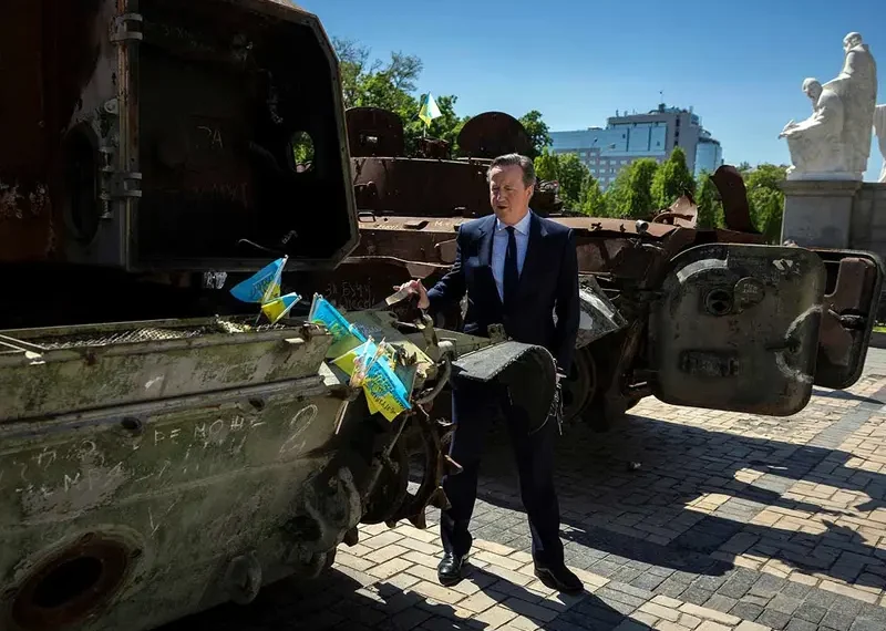 Rusia amenaza con bombardear equipos militares británicos en Ucrania