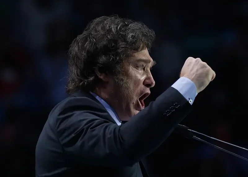 Javier Milei pide unidad contra el socialismo a ultranacionalistas en España