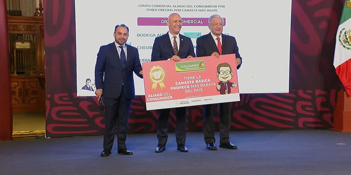Reconoce PROFECO a bodega AURRERA por mantener el precio promedio más bajo de la canasta básica