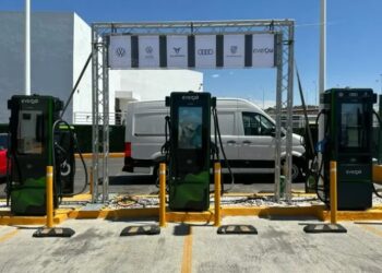 Las organizaciones deben electrificar sus flotillas ¿cómo hacerlo?