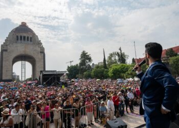 Gran baile por el DÍA DE LAS MADRES 2024” reúne a 12 mil personas en el Monumento a la Revolución