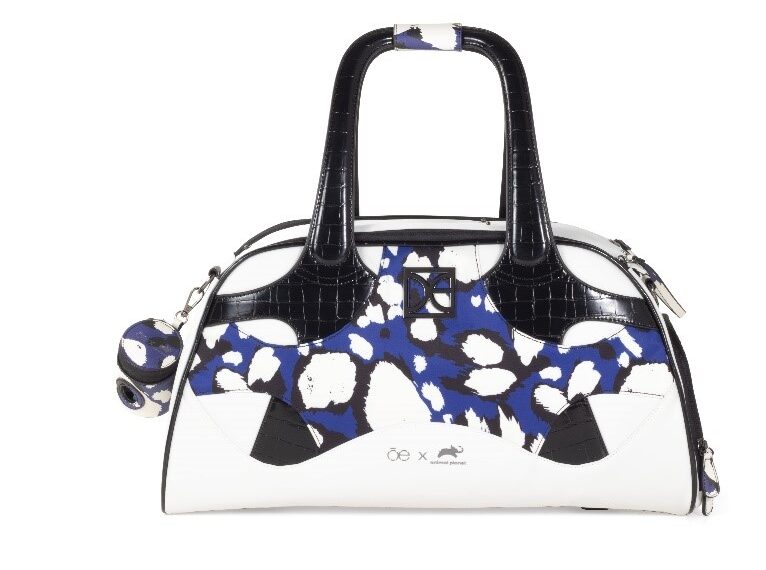 Lleva a tu mascota con estilo a todas partes.   Cloe presenta una colección de bolsos x Animal Planet para los amantes de las mascotas
