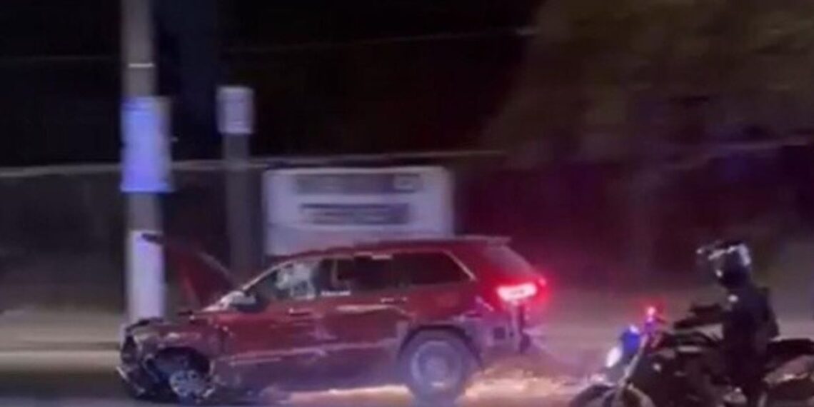 Persecución en Puerto Vallarta termina con arresto y múltiples autos dañados