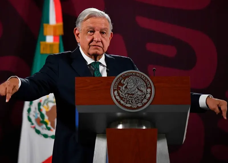 Con el 99.3% de las actas computadas en el Programa de Resultados Electorales Preliminares (PREP) 2024 del Instituto Electoral de la Ciudad de México (IECM), en la alcaldía Iztacalco ya existe una virtual ganadora.  Hasta el más reciente corte de las 20:00 horas del lunes 3 de junio, la candidata María de Lourdes Paz Reyes suma el 49.07% de los votos, mientras que su más cercano oponente, Daniel Ordoñez de la alianza PAN-PRI-PRD, cuenta con el 38.05%.  , la candidata María de Lourdes Paz Reyes  Trayectoria de María de Lourdes Paz Reyes María de Lourdes Paz Reyes, candidata de la coalición Sigamos Haciendo Historia conformada por Morena, Partido Verde y PT, ha destacado en Morena desde su fundación.  Estudios: Licenciatura en Derecho por la Universidad Veracruzana  Maestría en Derecho Constitucional y Derechos Humanos por la Universidad de Castilla-La Mancha  Trayectoria política: María de Lourdes Paz Reyes festeja en la alcaldía Iztacalco Enlace Distrital Electoral y Actuaria Judicial en la Junta Local de Conciliación y Arbitraje de la Ciudad de México  Diputada Local por el Distrito 11, que incluye Iztacalco y Venustiano Carranza  Secretaria General de Morena en la CDMX  Propuestas Principales Seguridad: Colaborar estrechamente con Omar García Harfuch para fortalecer la seguridad en Iztacalco  Implementar un gabinete de seguridad diario  Solicitar un aumento de presupuesto para seguridad  Salud Pública: Fortalecer el Consejo para la Atención Integral del Consumo de Sustancias Psicoactivas  Desarrollar un diagnóstico territorial sobre el consumo de sustancias.  Colaboración: Lourdes Paz destaca la importancia de la colaboración con figuras políticas como Clara Brugada, virtual jefa de Gobierno de la CDMX, para garantizar un entorno seguro y resiliente en la comunidad.