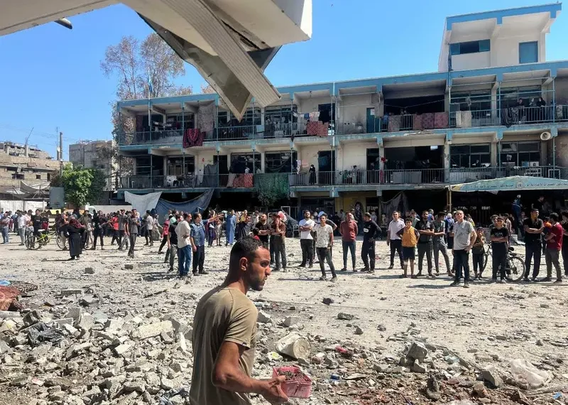 Suman 37 muertos tras bombardeo israelí contra una escuela en Franja de Gaza