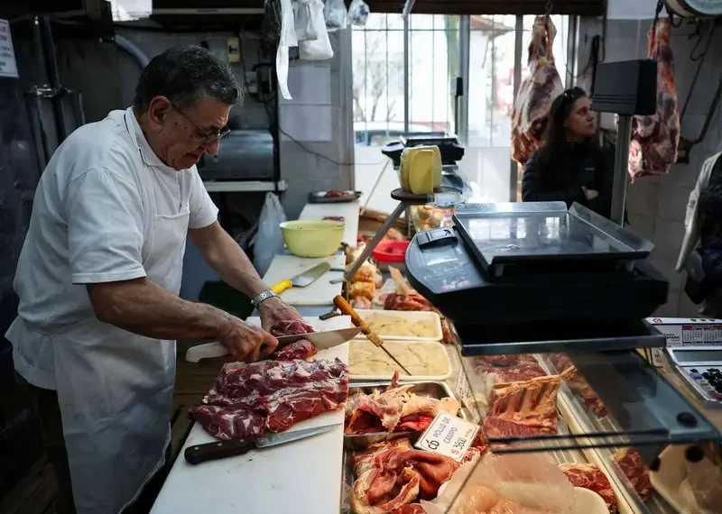 Los argentinos ya comen menos carne por la inflación y el ‘shock’ de Milei