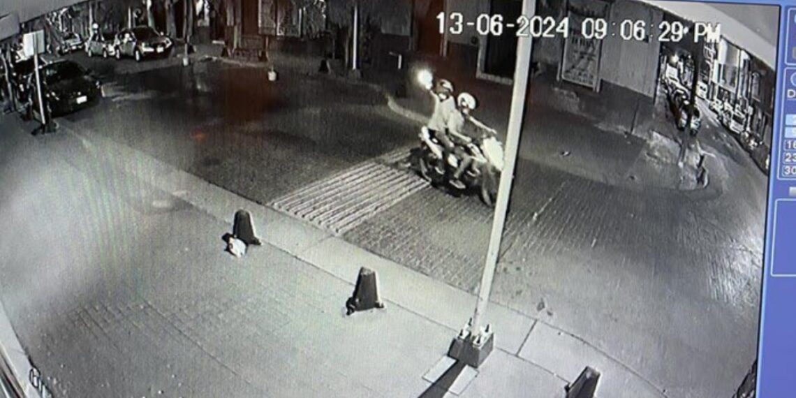 Balean oficinas del diario Adiscusión en Culiacán