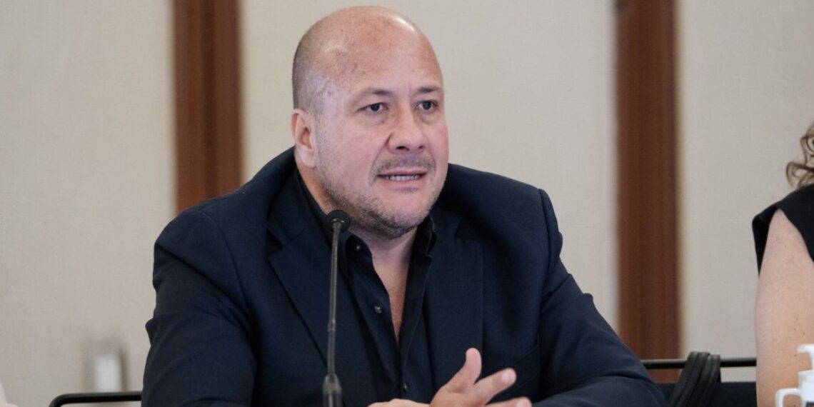 “El Tío” exhibe presuntos vínculos de Enrique Alfaro con su organización criminal