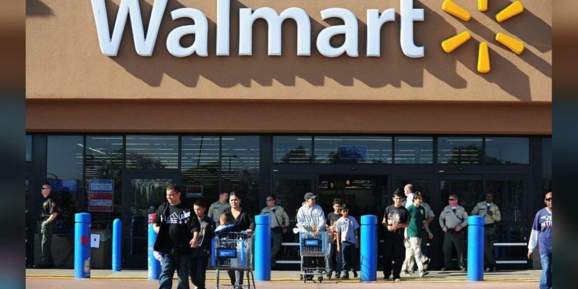 SCJN confirma multa a Walmart México por revisar tickets