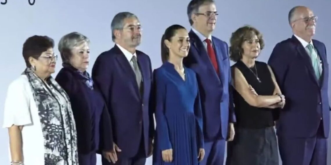 Sheinbaum presenta a los primeros integrantes de su gabinete