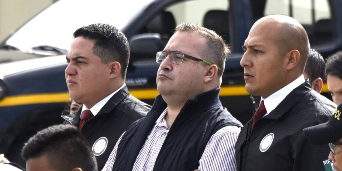 Javier Duarte consigue ampliar suspensión provisional contra orden de aprehensión