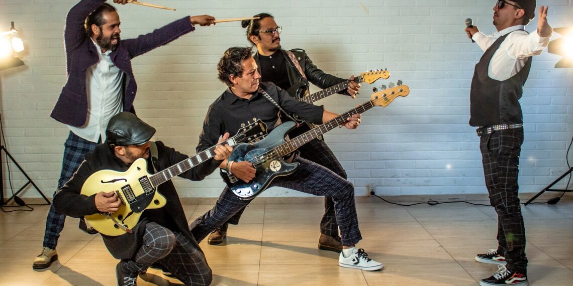 La banda mexicana KARMANN GHIA anuncia el lanzamiento de su nuevo sencillo "NO MÁS"