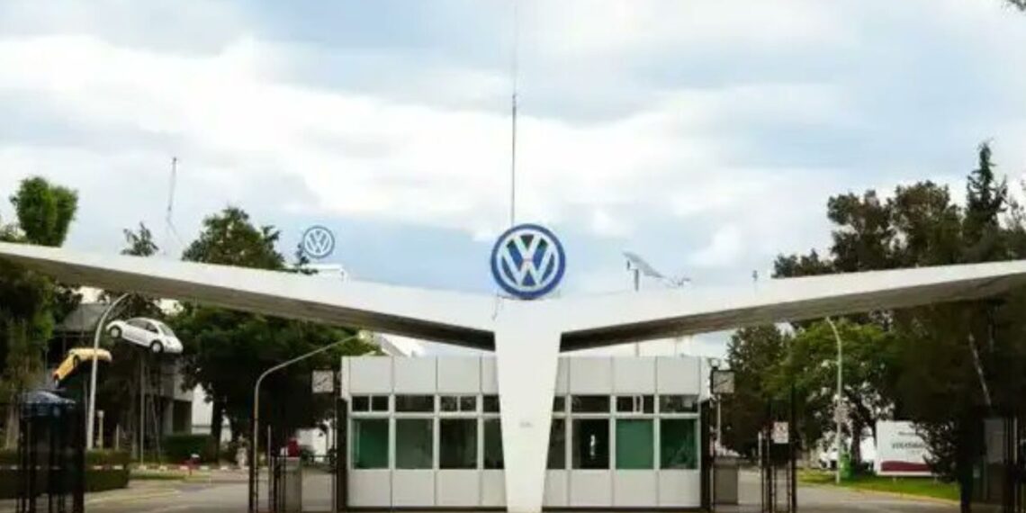 México revisará a pedido de EUA posible negación de derechos sindicales en planta de VW