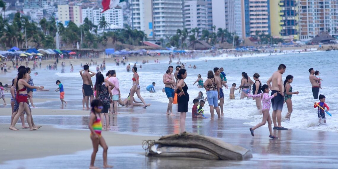 El 74% de hoteles ya operan en Acapulco tras paso de ‘Otis’; reactivación comercial va al 97.3%