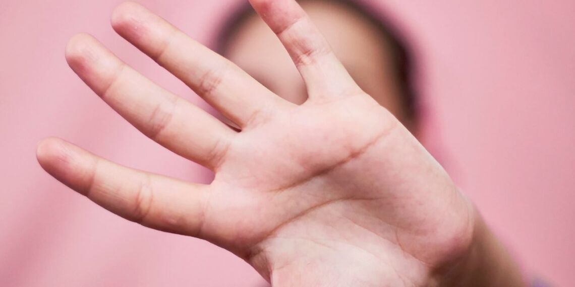 Fiscalía busca a sujeto que acosa a mujeres en Venustiano Carranza