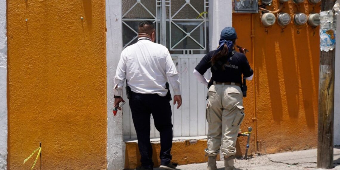 Caen dos presuntos autores materiales de la masacre en León