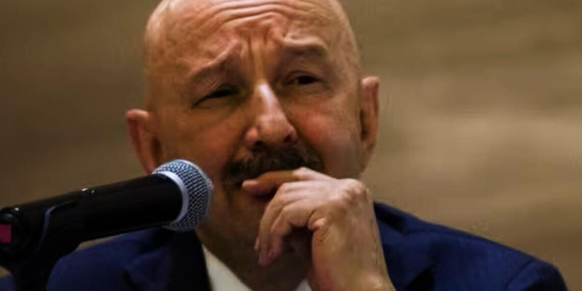 Carlos Salinas reaparece en exclusiva fiesta en España