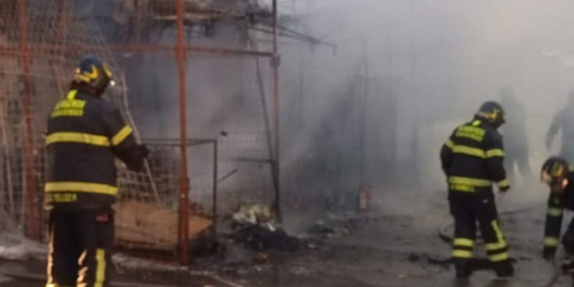 Incendio en La Merced consume 25 puestos y 7 locales