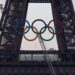 Los anillos olímpicos ya lucen en la Torre Eiffel