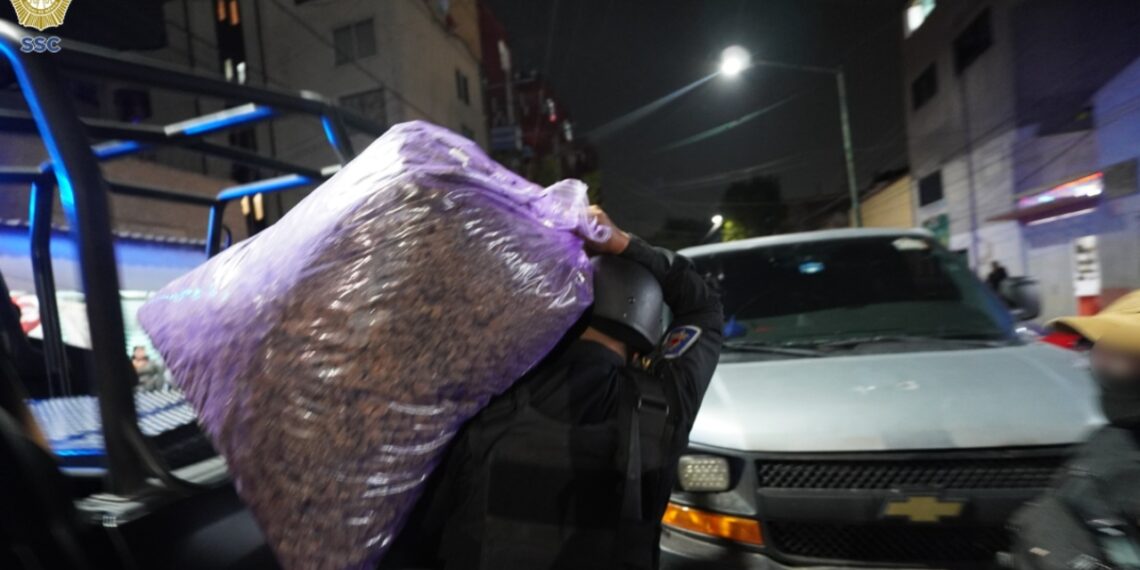 Detienen a 3 e incautan 365 kg. de marihuana en la Venustiano Carranza