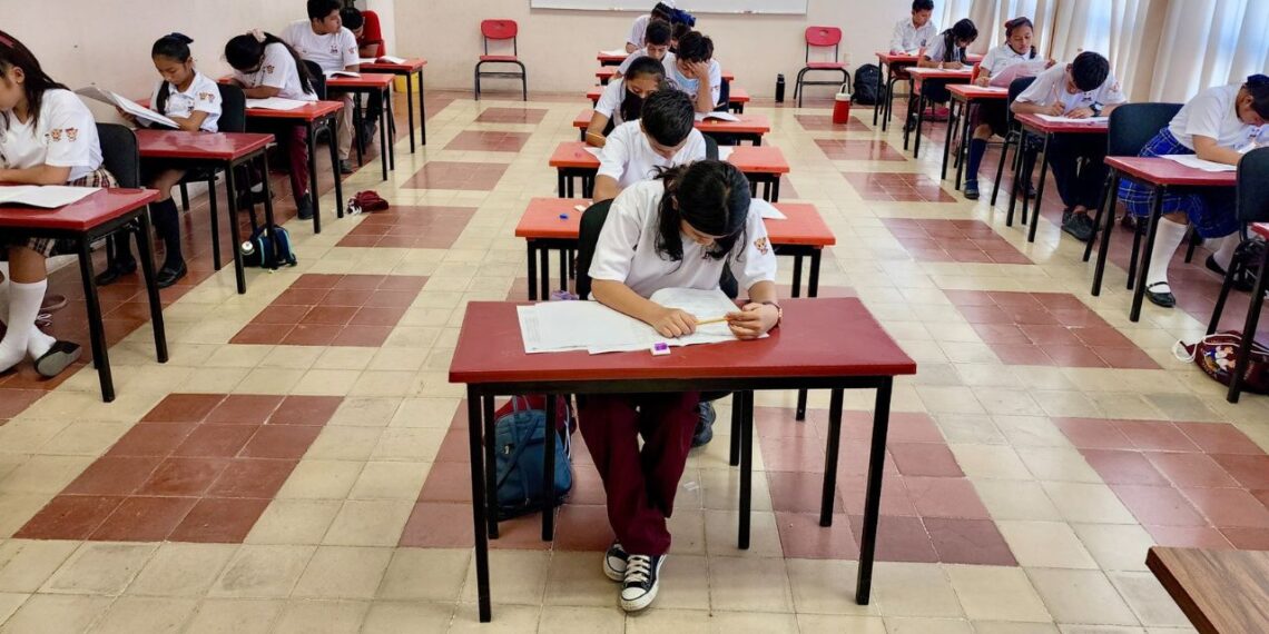 Suspenden clases en Campeche ante amenaza de ciclón tropical