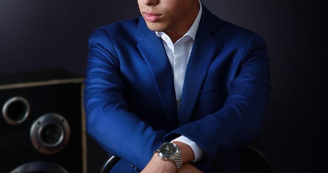 ÁLVARO TADEO presentó en rueda de prensa con AYMÉE NUVIOLA su sencillo “ABRÁZAME”