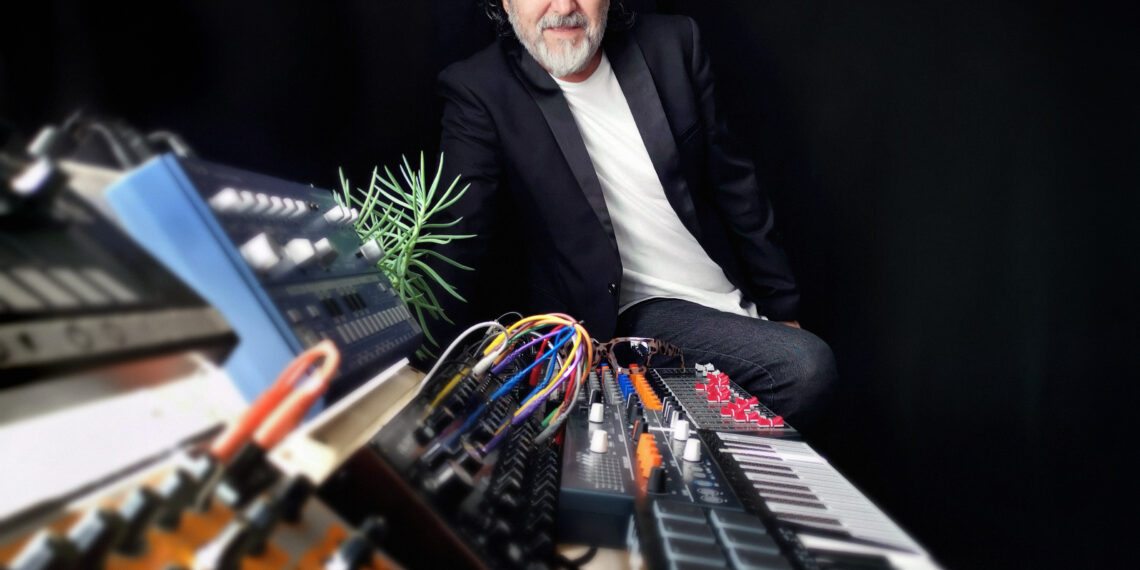 cital ‘Techxturas Sonoras’ de Jairo Guerrero en el Parque La Mexicana: Un Homenaje a la Literatura Mexicana con Música Electrónica en Vivo