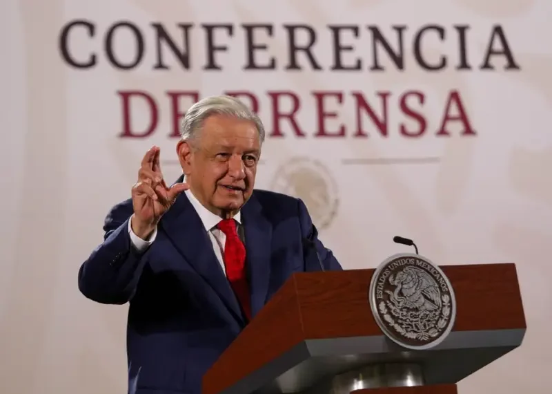 Obrador llama a población en QRoo a estar alerta ante posible evacuación por ‘Beryl’