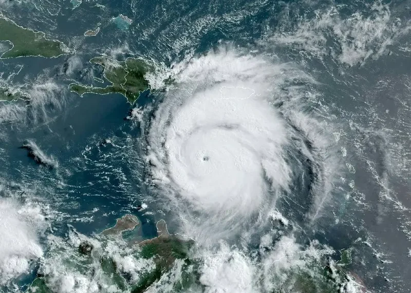 Huracán “Beryl” deja inundaciones y muertos en el Caribe; avanza hacia Jamaica