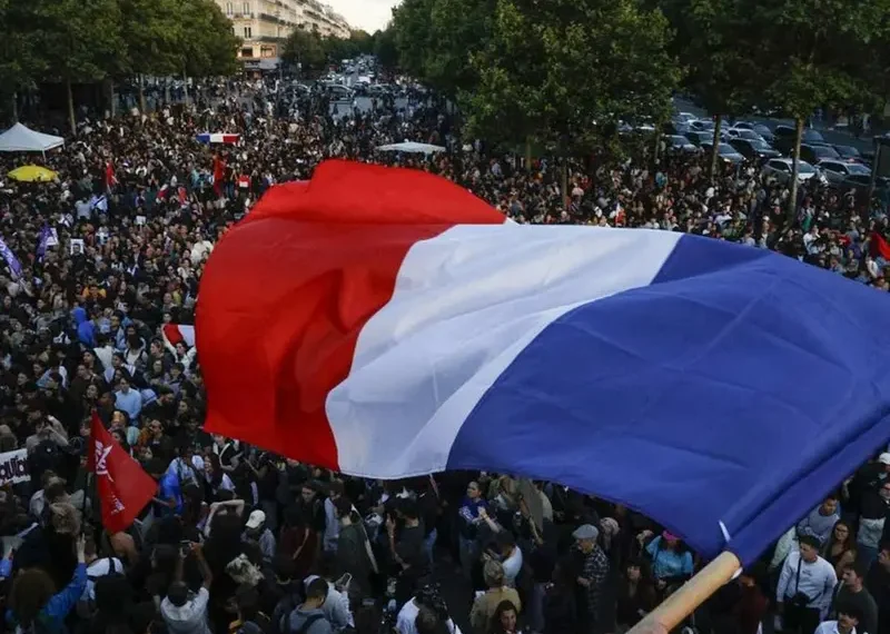 La imperante incertidumbre para elegir primer ministro; Francia espera nuevo liderazgo