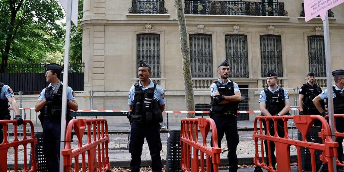 Enorme dispositivo de seguridad para la justa en París