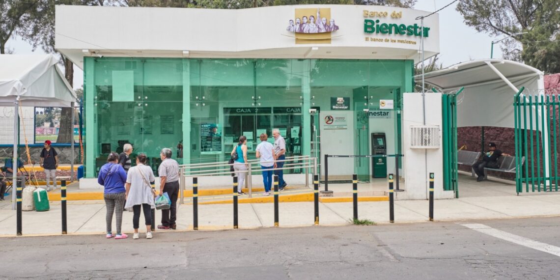 AMLO presume fin del plan de expansión del Banco del Bienestar
