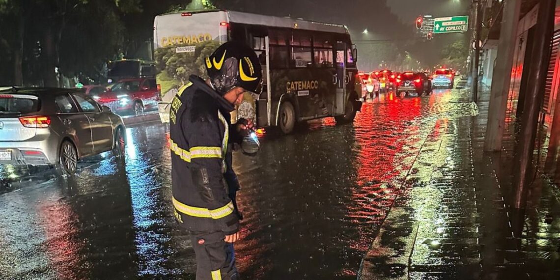 Activan alerta por lluvias fuertes en CDMX; persistirán toda la tarde